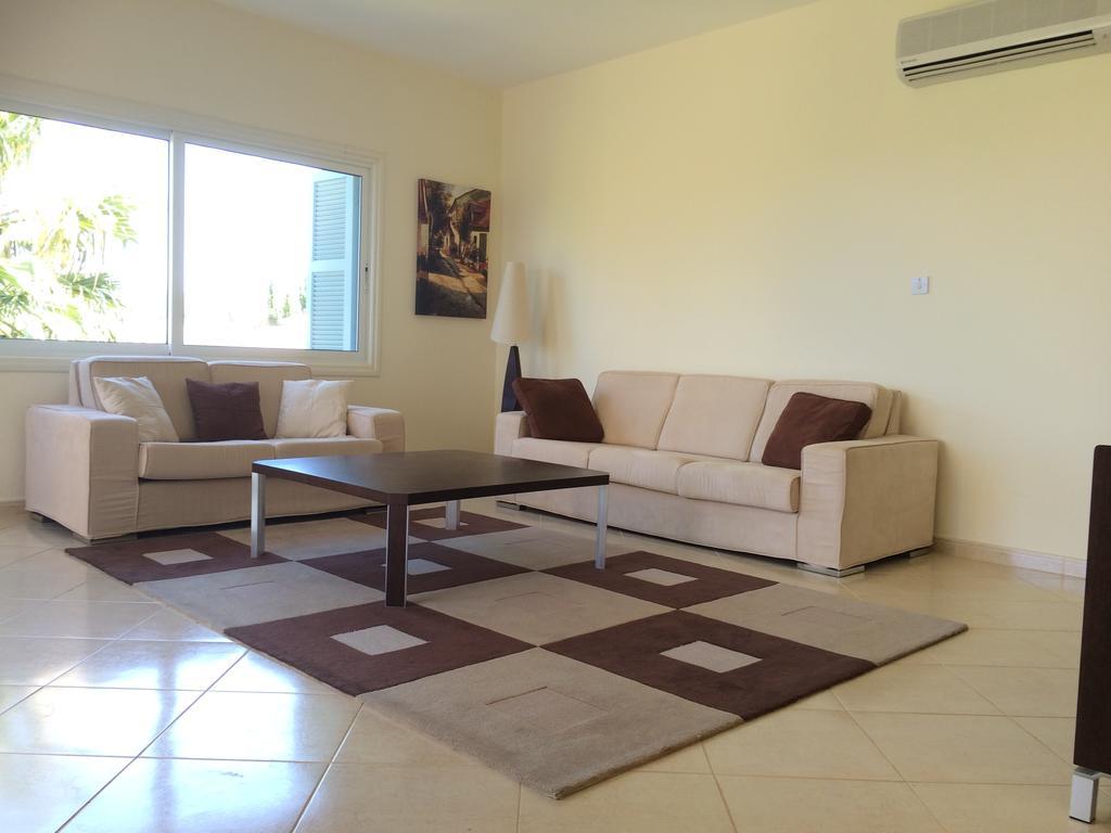 Villa Riverside Polis الغرفة الصورة
