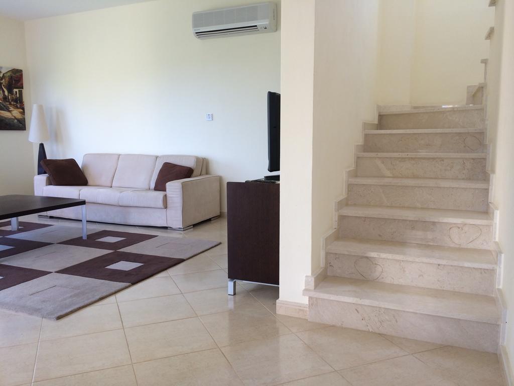 Villa Riverside Polis الغرفة الصورة