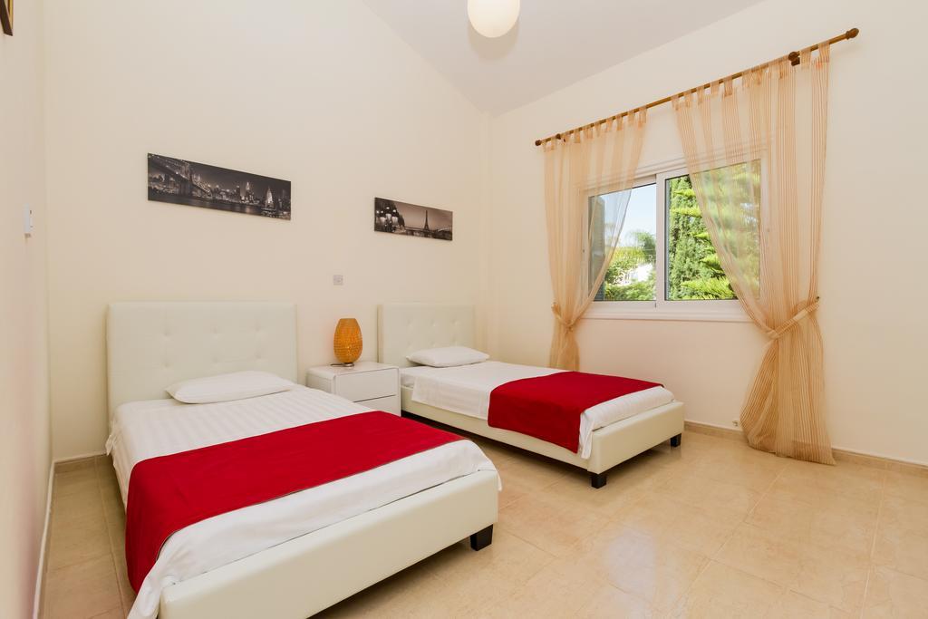 Villa Riverside Polis المظهر الخارجي الصورة