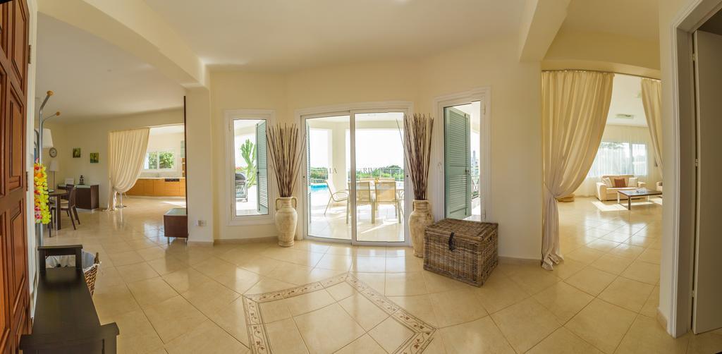Villa Riverside Polis المظهر الخارجي الصورة