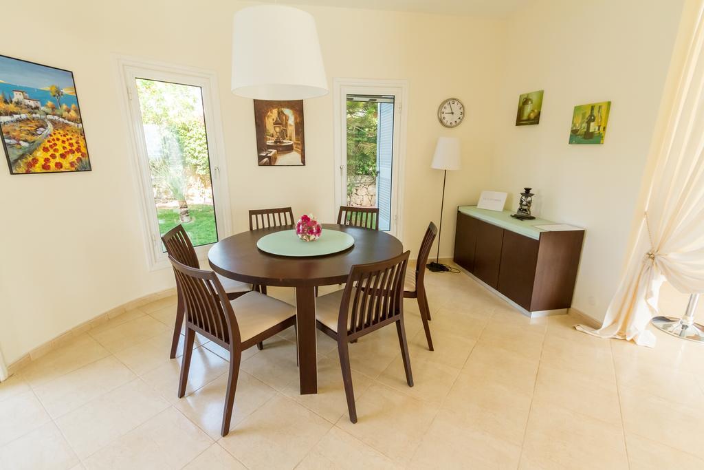 Villa Riverside Polis المظهر الخارجي الصورة